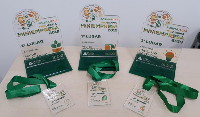 A Miniempresa do Câmpus Itumbiara ganhou três troféus e três medalhas